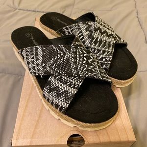 Black and White BEARPAW sandals
